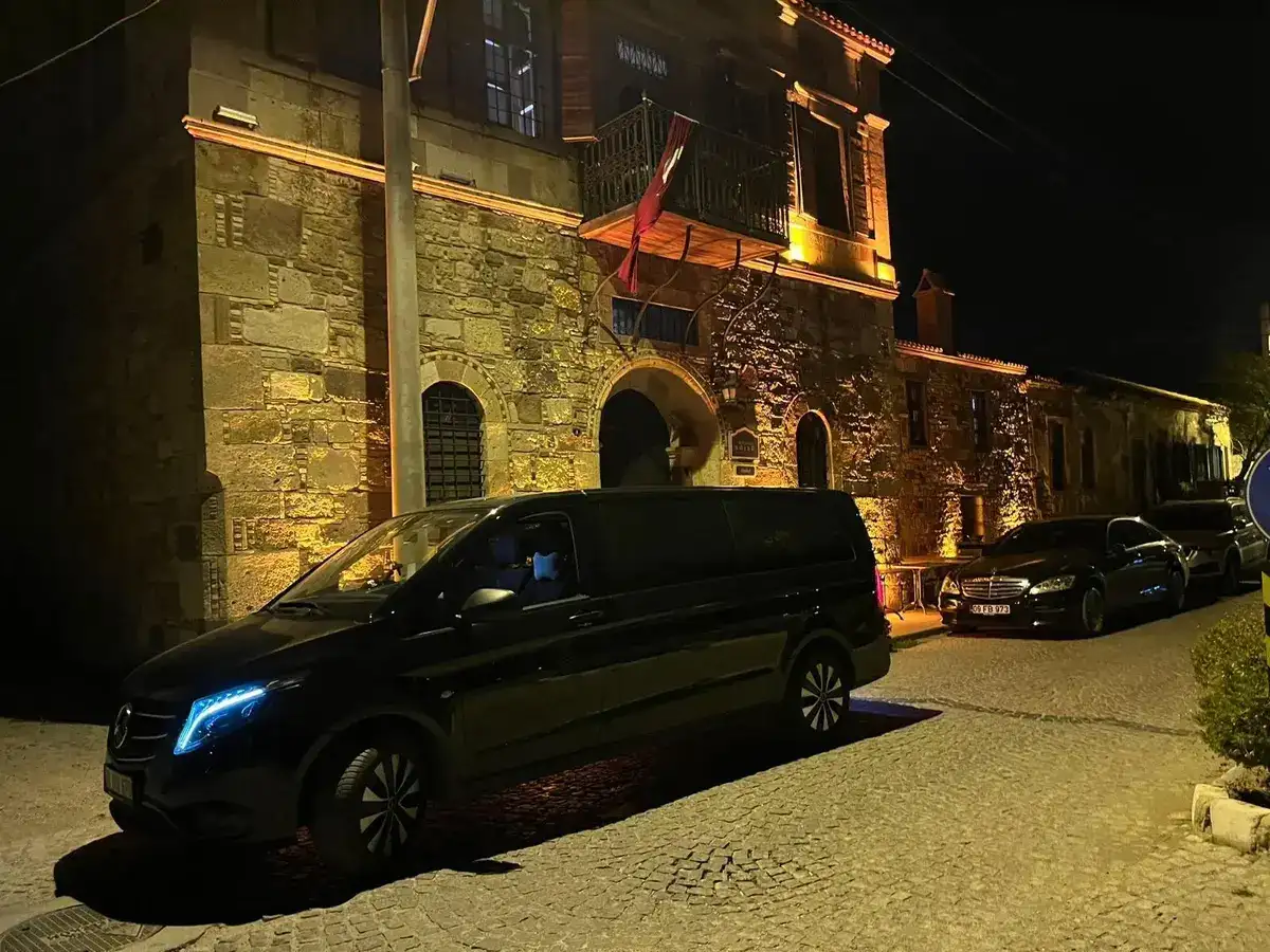 İzmir Havalimanı Çeşme Transfer - VIP Mercedes Araçlarla Konforlu Ulaşım