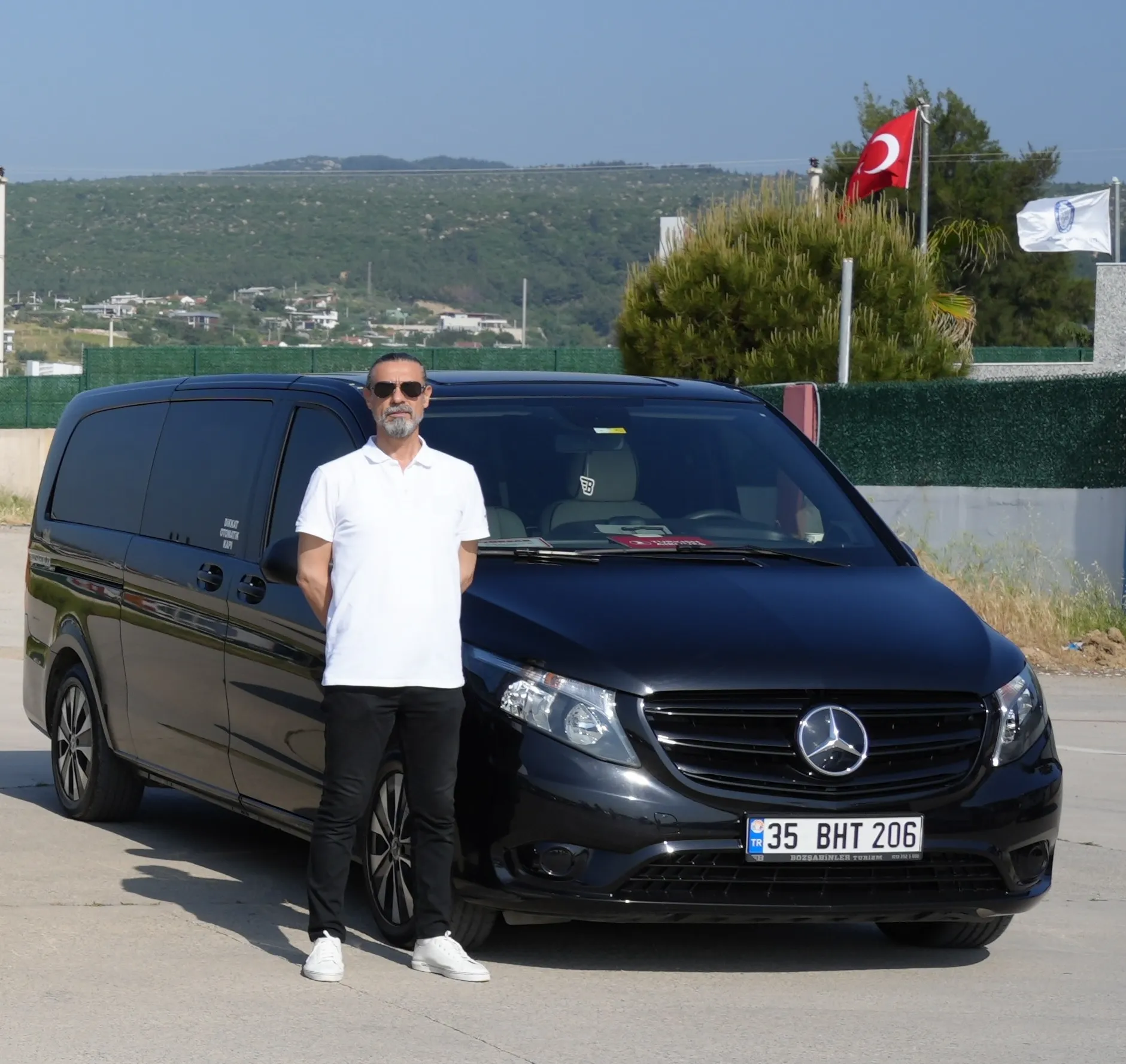 İzmir havalimanı Selçuk araç kiralama Mercedes V-Class